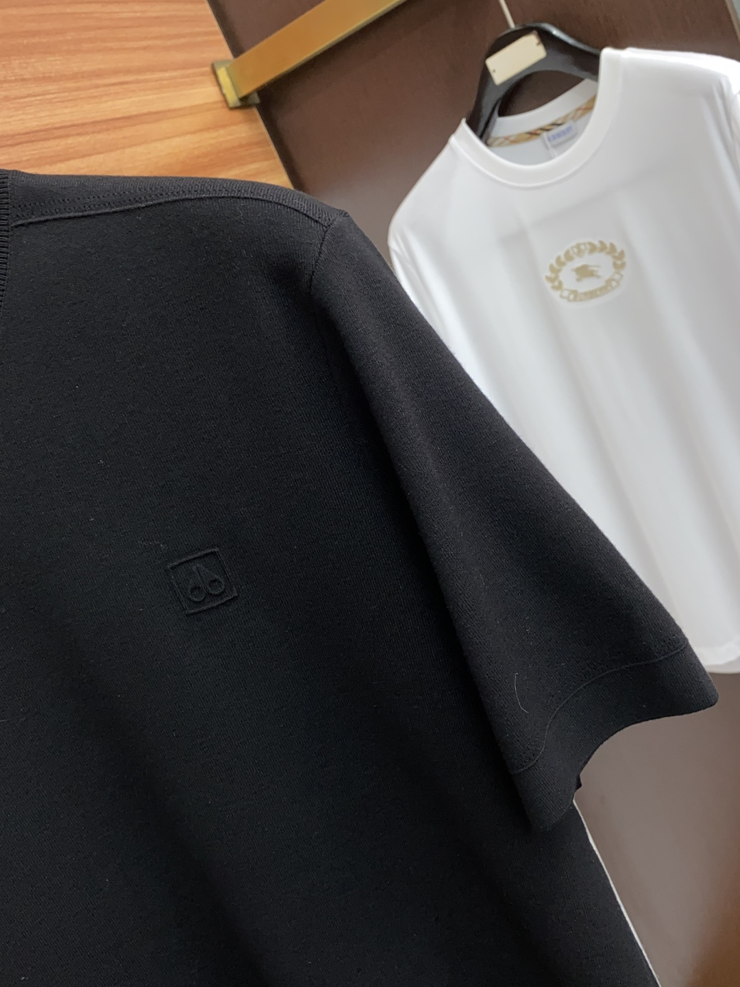  剪刀 家族男士高端简约圆领加厚针织毛衣短袖 ，香港洋行渠道货，纯正血统品质，25年秋冬 新款，经典王牌