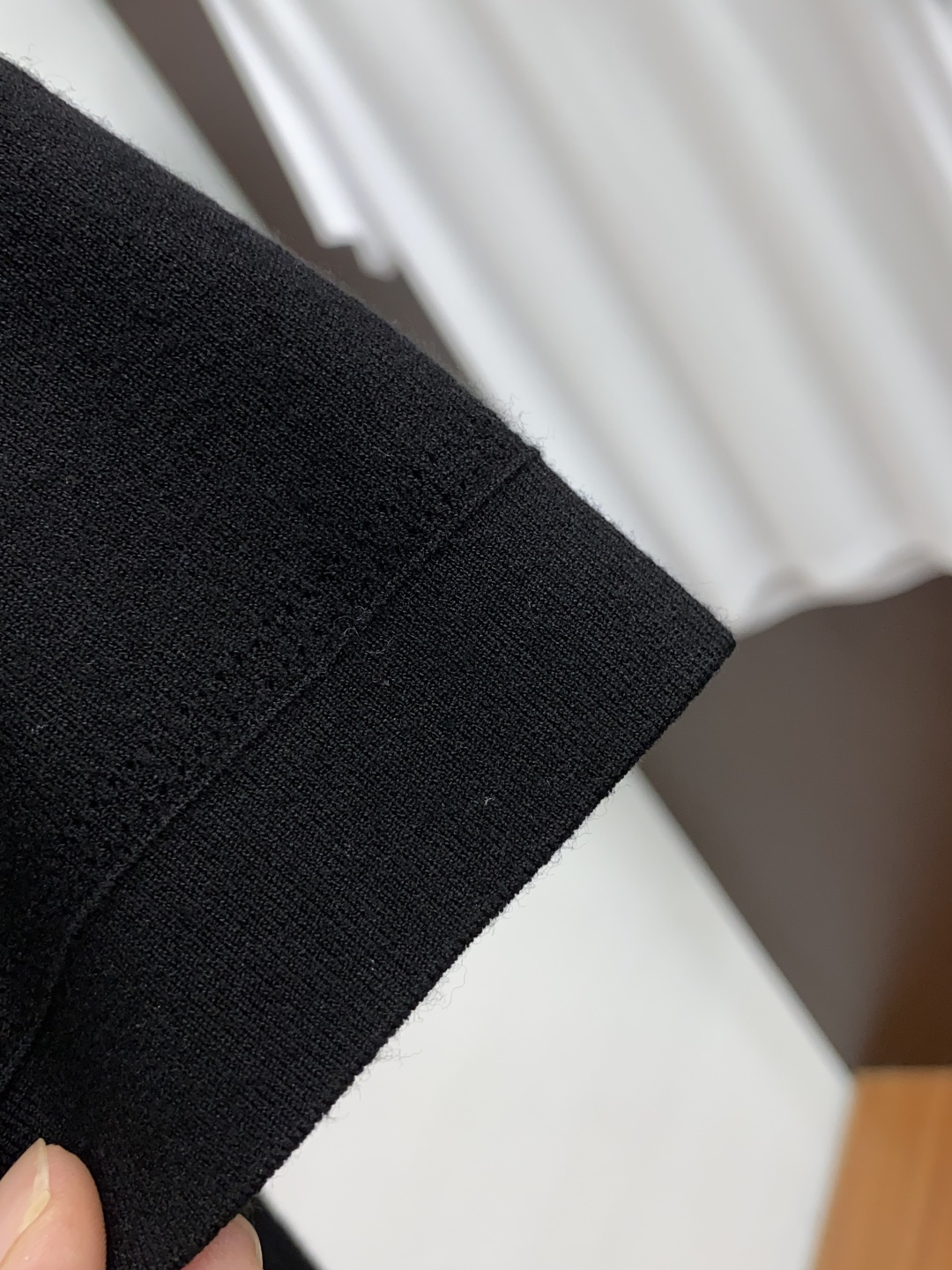  剪刀 家族男士高端简约圆领加厚针织毛衣短袖 ，香港洋行渠道货，纯正血统品质，25年秋冬 新款，经典王牌