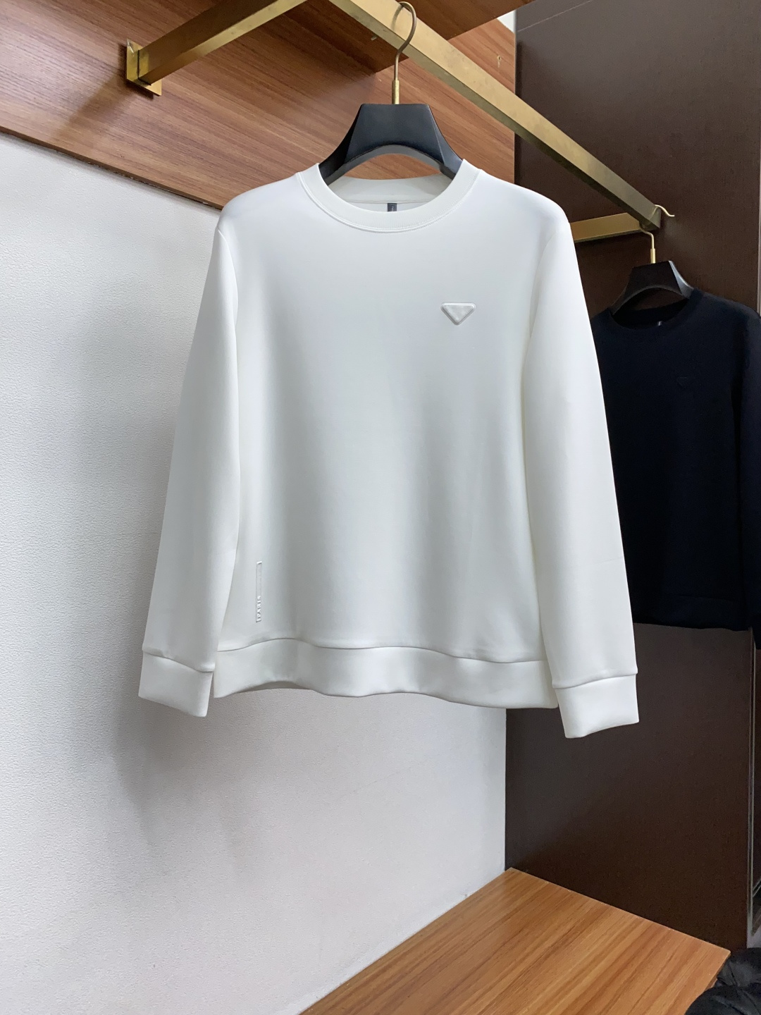  普拉达 家族男士高端简约圆领加厚莫代尔客气棉长袖 卫衣，香港洋行渠道货，纯正血统品质，25年秋冬 新款