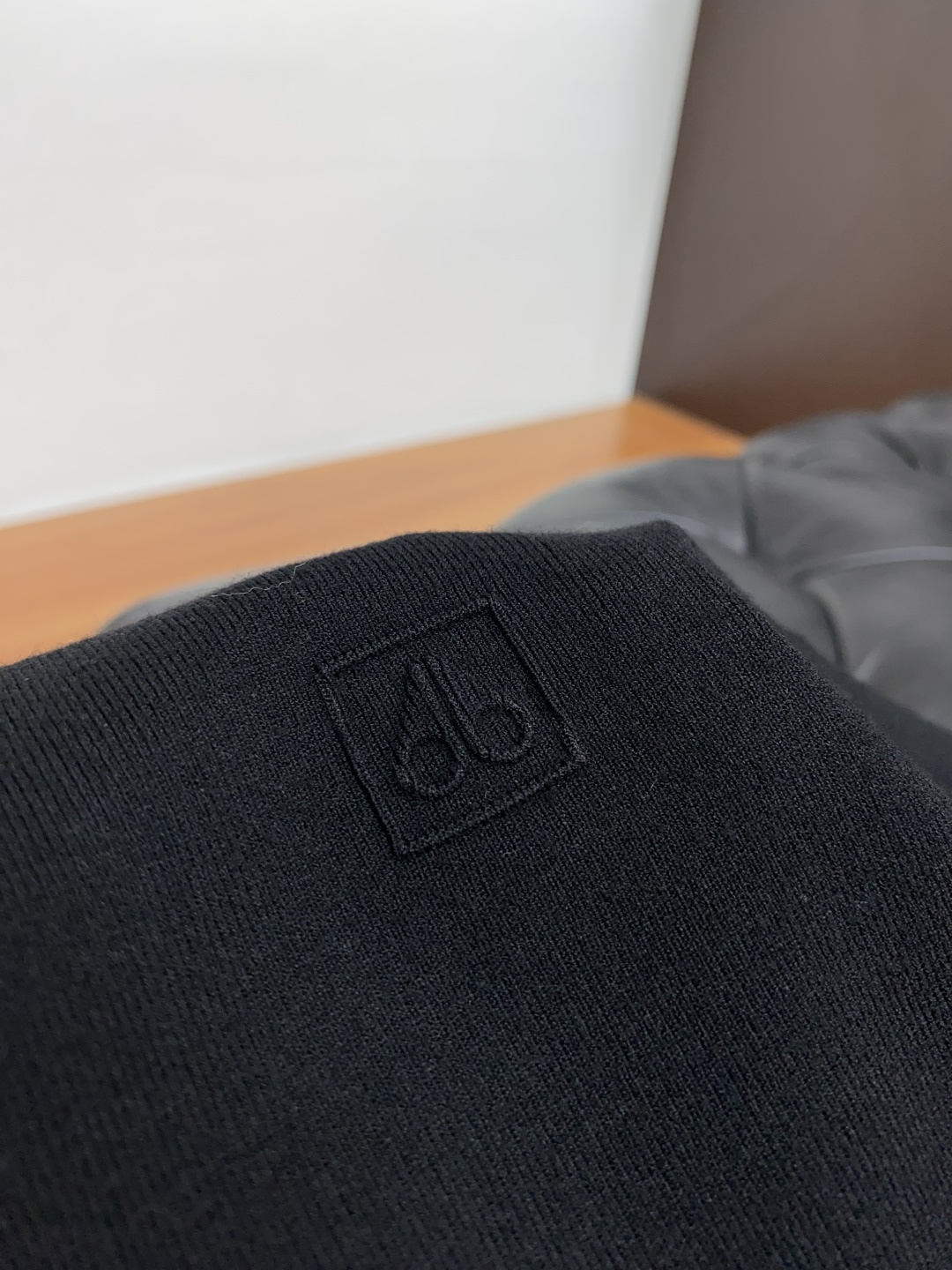  剪刀 家族男士高端简约圆领加厚针织毛衣短袖 ，香港洋行渠道货，纯正血统品质，25年秋冬 新款，经典王牌