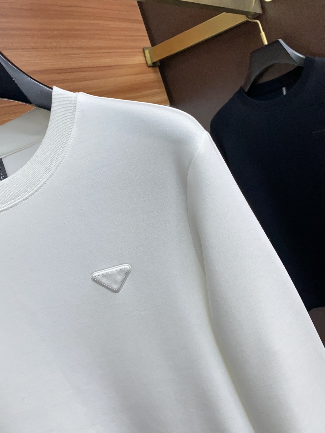  普拉达 家族男士高端简约圆领加厚莫代尔客气棉长袖 卫衣，香港洋行渠道货，纯正血统品质，25年秋冬 新款