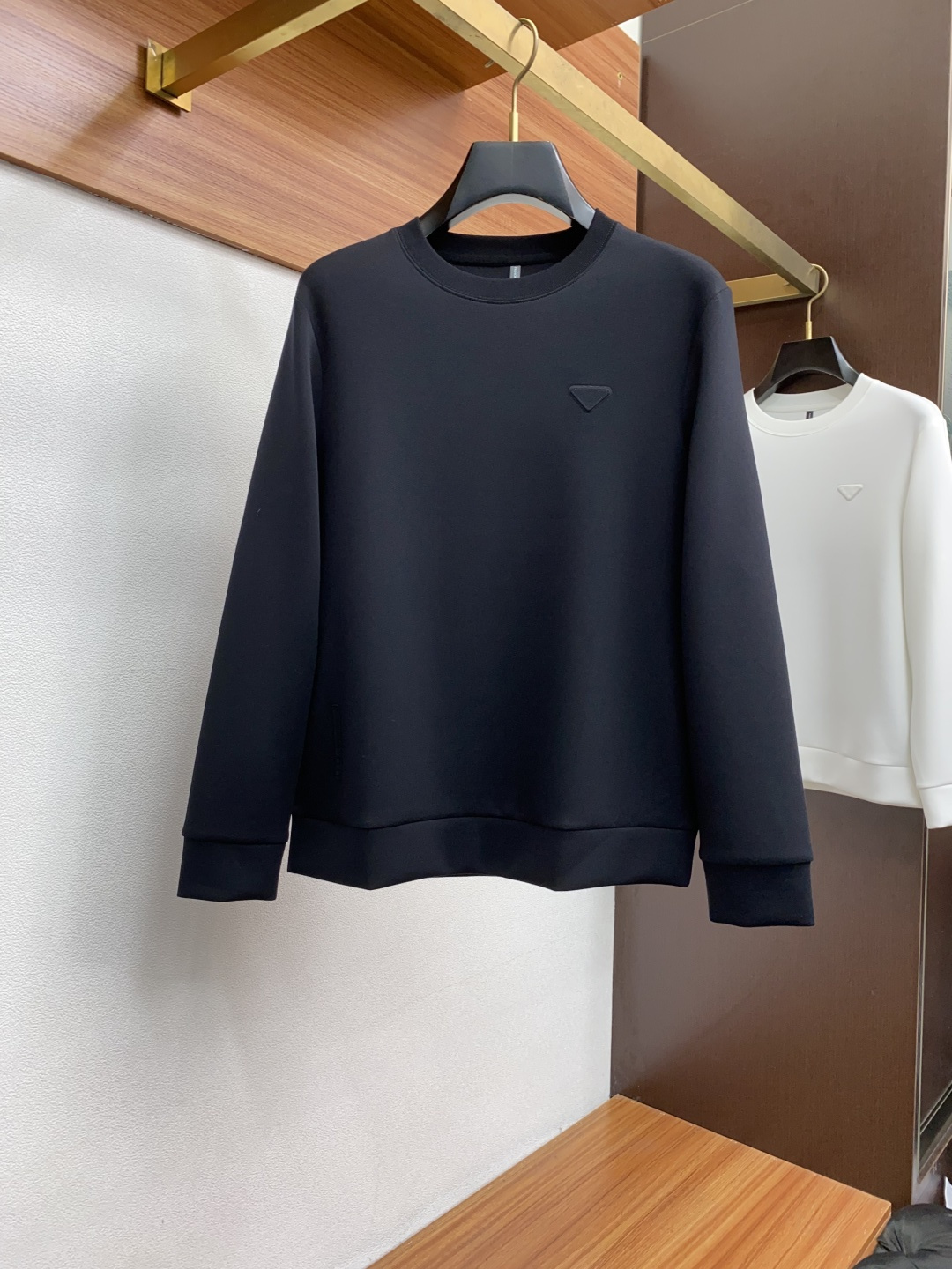  普拉达 家族男士高端简约圆领加厚莫代尔客气棉长袖 卫衣，香港洋行渠道货，纯正血统品质，25年秋冬 新款