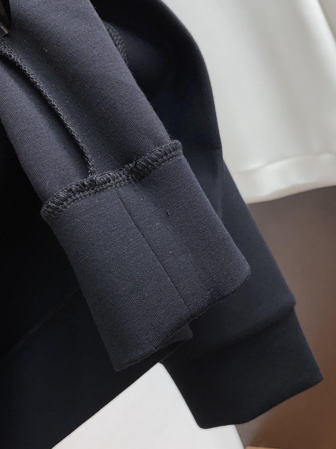  普拉达 家族男士高端简约圆领加厚莫代尔客气棉长袖 卫衣，香港洋行渠道货，纯正血统品质，25年秋冬 新款