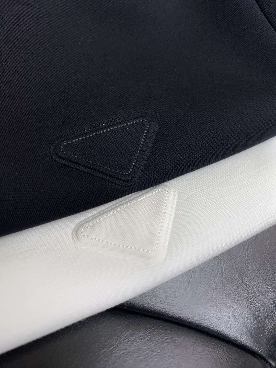  普拉达 家族男士高端简约圆领加厚莫代尔客气棉长袖 卫衣，香港洋行渠道货，纯正血统品质，25年秋冬 新款