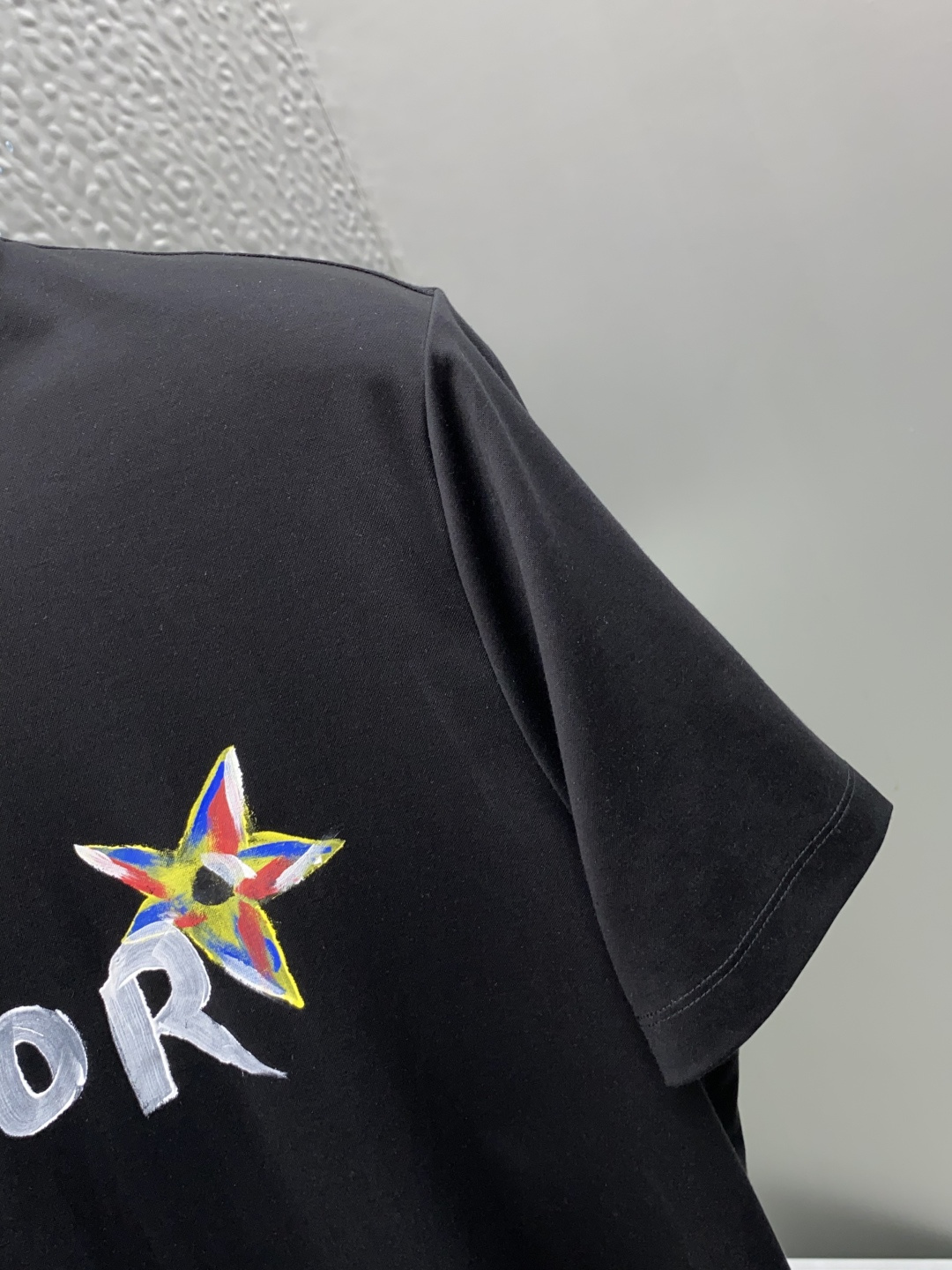迪奥 2026春夏新款首发专柜最新款圆领短袖 高端订制 设计前卫时尚！品牌logo重工艺设计 高端定制1