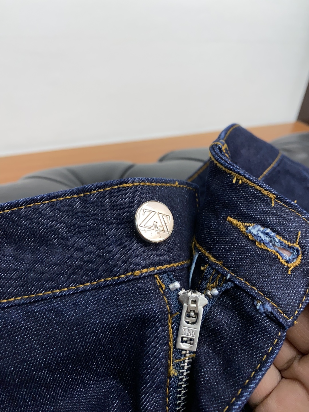 “Men’s Fall/Winter Genia 25ss Jeans: Durable, Flexible, and Stylish with Unique Color Effects” - 图片 4