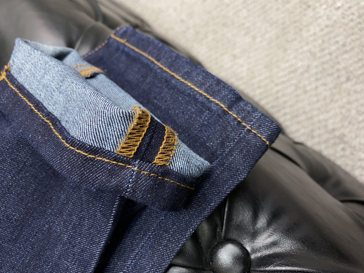 “Men’s Fall/Winter Genia 25ss Jeans: Durable, Flexible, and Stylish with Unique Color Effects” - 图片 7