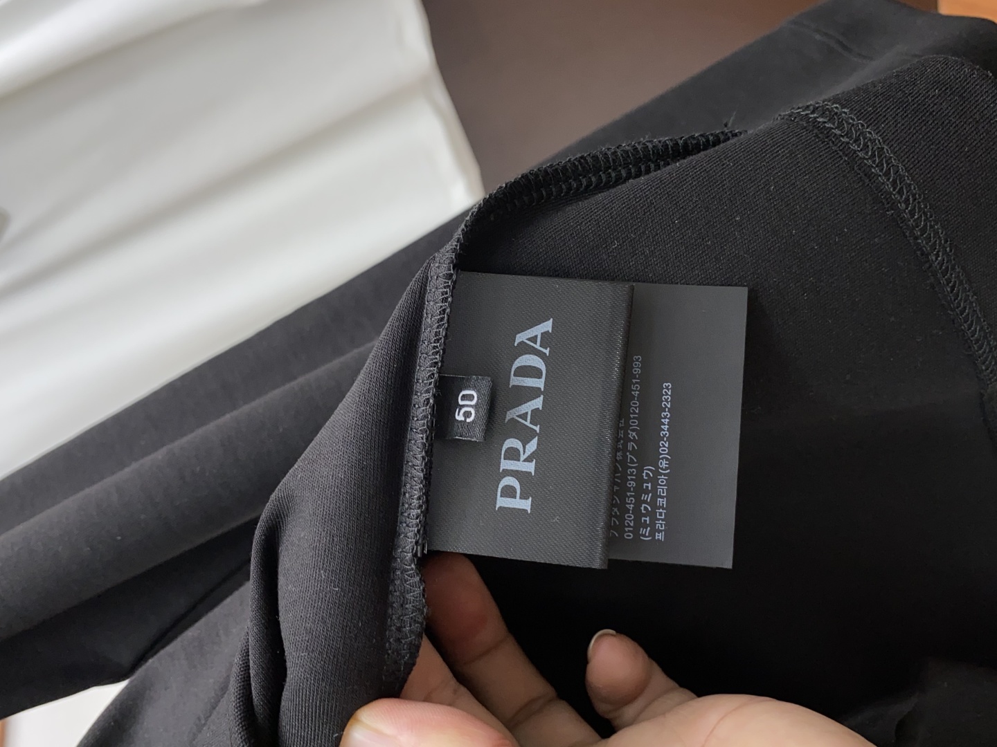 “Prada Fall/Winter High-Density Filament T-Shirts: Men’s Elegant & Practical Fashion” - 图片 6