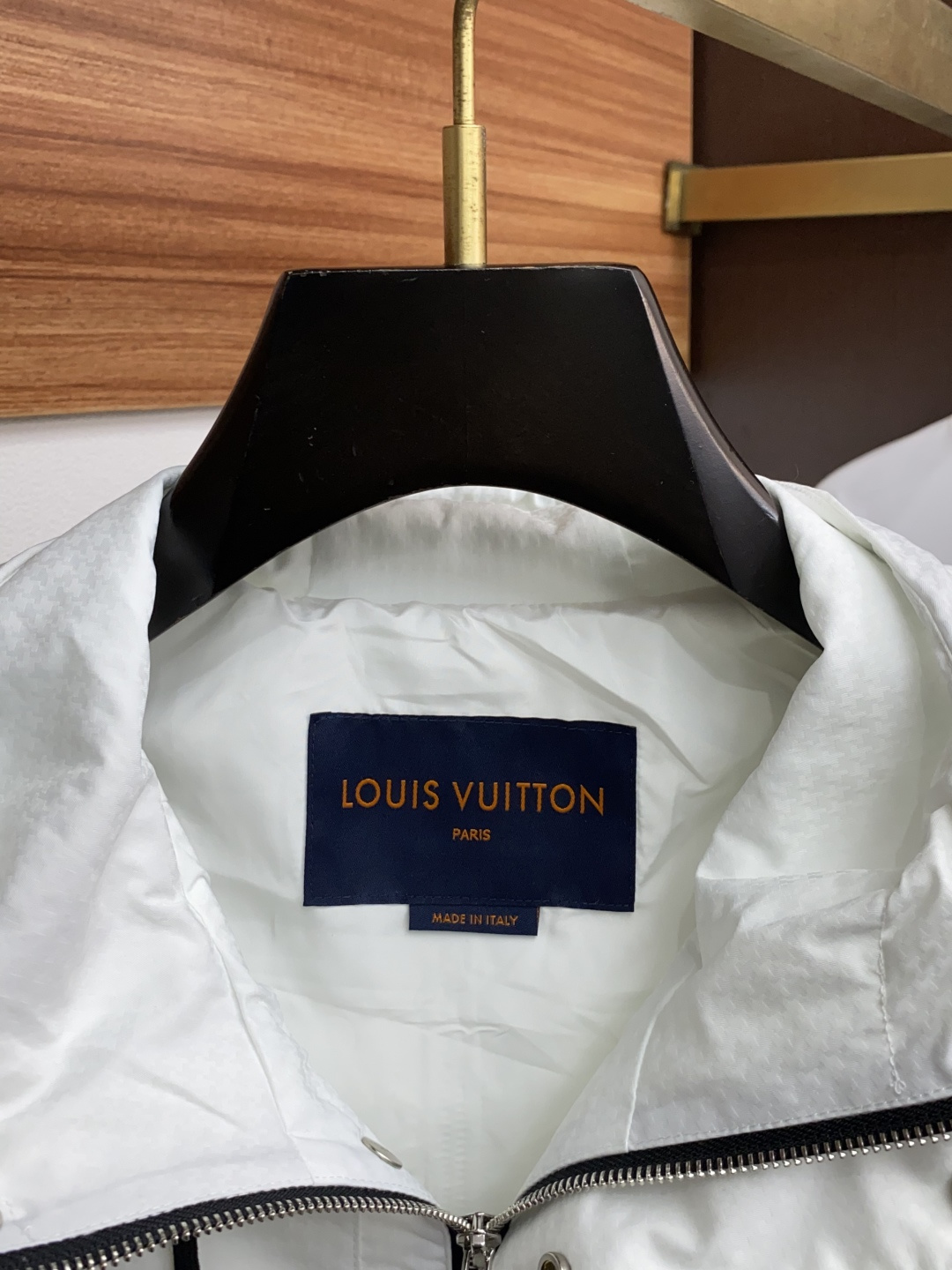  1v 路易威登 2025年秋冬新款 官网 高端原厂代工出品，
官方经典王牌单品！最新棉衣夹克外套 多明