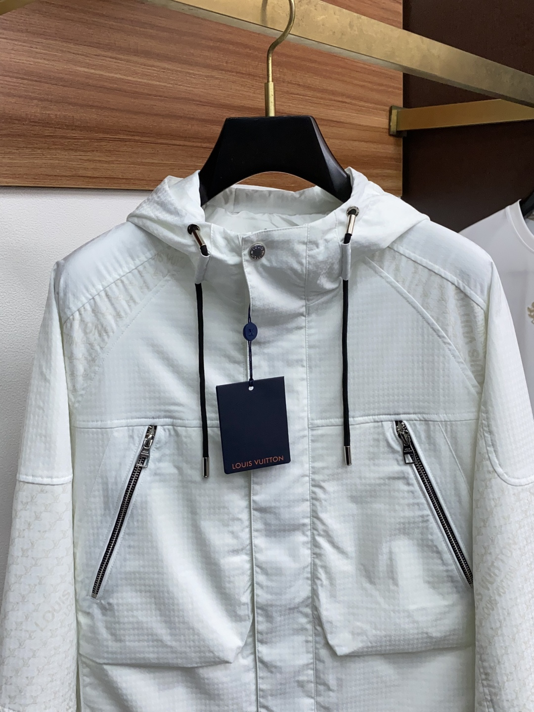  1v 路易威登 2025年秋冬新款 官网 高端原厂代工出品，
官方经典王牌单品！最新棉衣夹克外套 多明