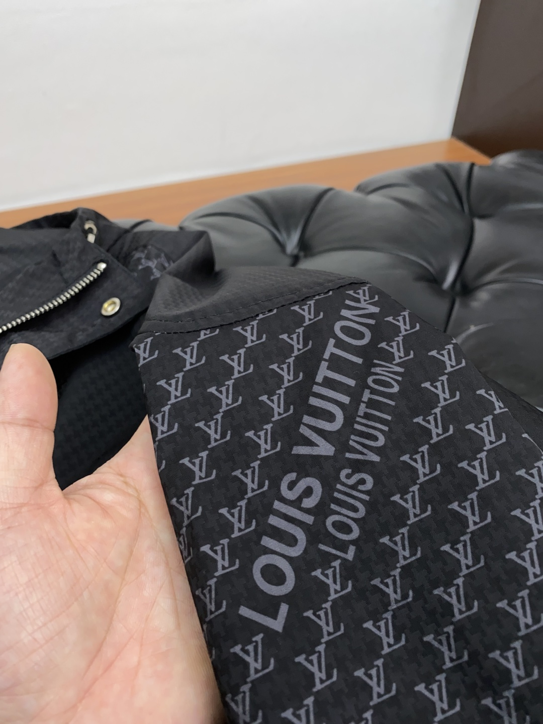  1v 路易威登 2025年秋冬新款 官网 高端原厂代工出品，
官方经典王牌单品！最新棉衣夹克外套 多明