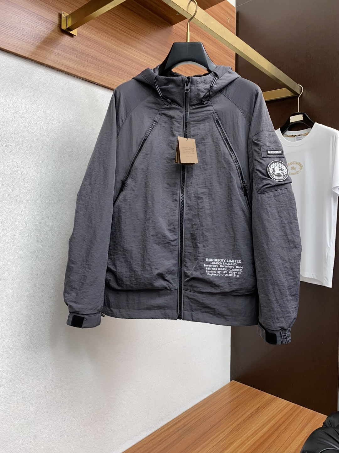 巴宝莉 2025年秋冬新款 官网 高端原厂代工出品，官方经典王牌单品！最新棉衣夹克外套 多明星穿搭示范款