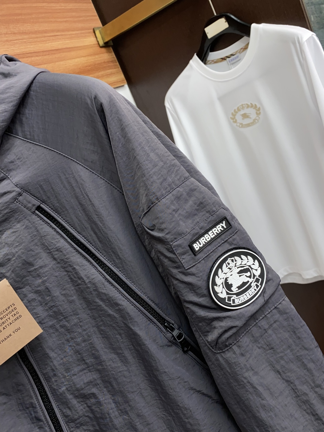 巴宝莉 2025年秋冬新款 官网 高端原厂代工出品，官方经典王牌单品！最新棉衣夹克外套 多明星穿搭示范款