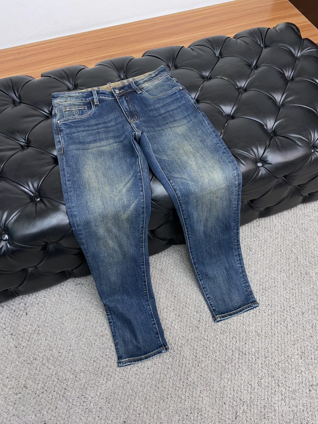 “Men’s Fall and Winter Fashion: Premium Jeans with Unique Craftsmanship and Durable Quality” - 图片 6