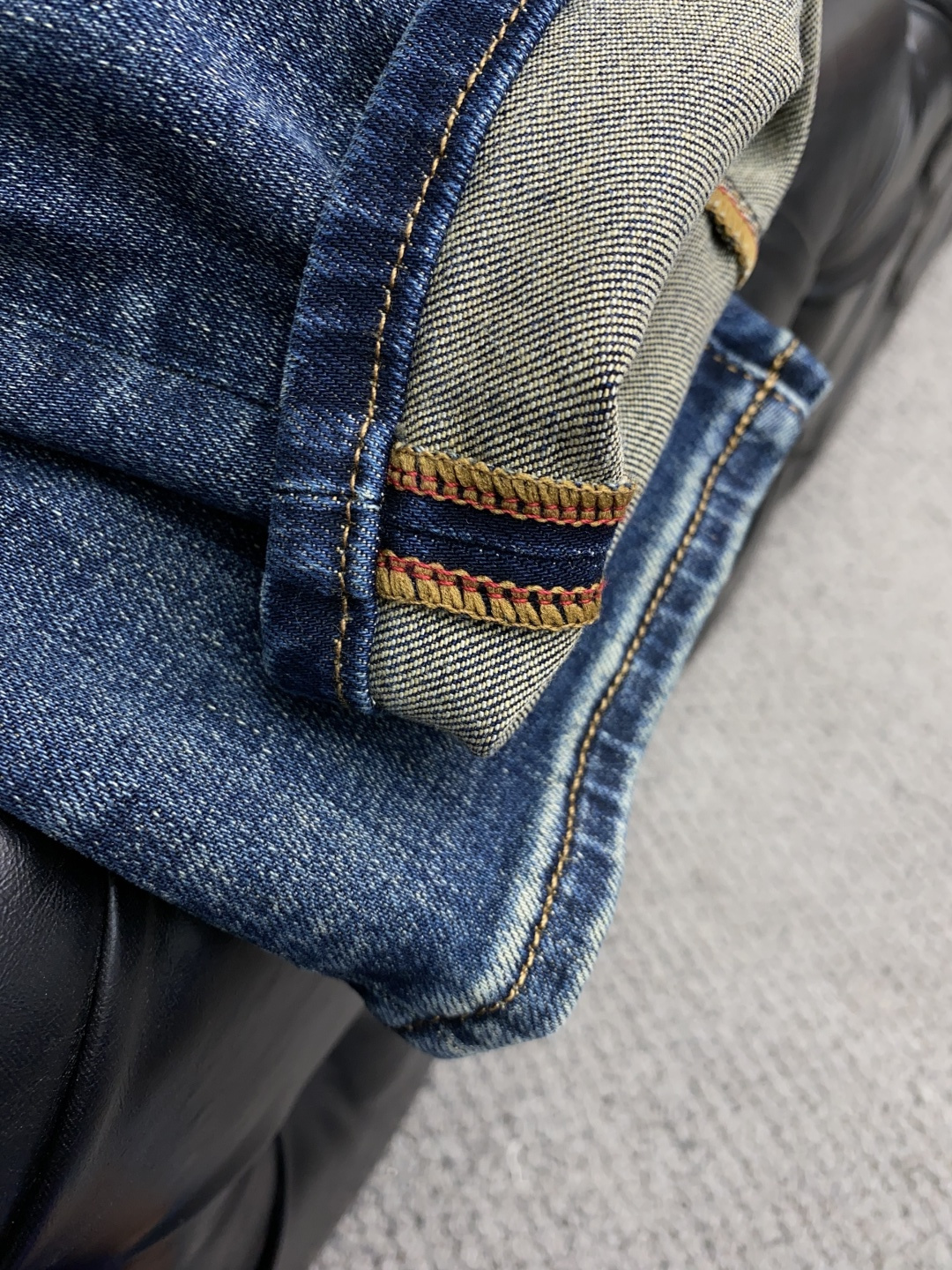 “Men’s Fall and Winter Fashion: Premium Jeans with Unique Craftsmanship and Durable Quality” - 图片 7