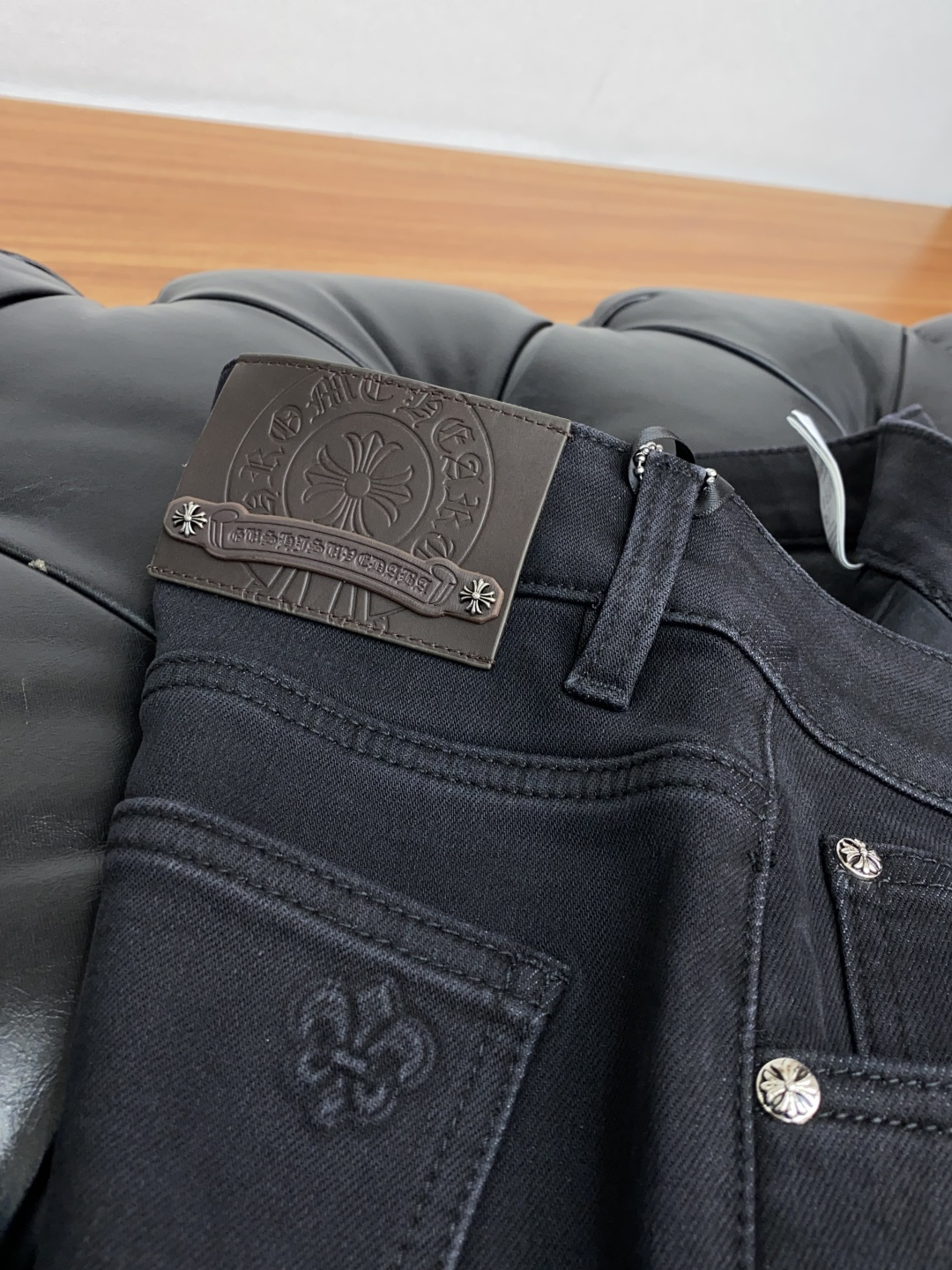  克罗心 25ss秋冬新款 男士小直筒原单 牛仔裤 秋冬新款超柔软，弹力面料，复杂的手工艺叠加，任何一个