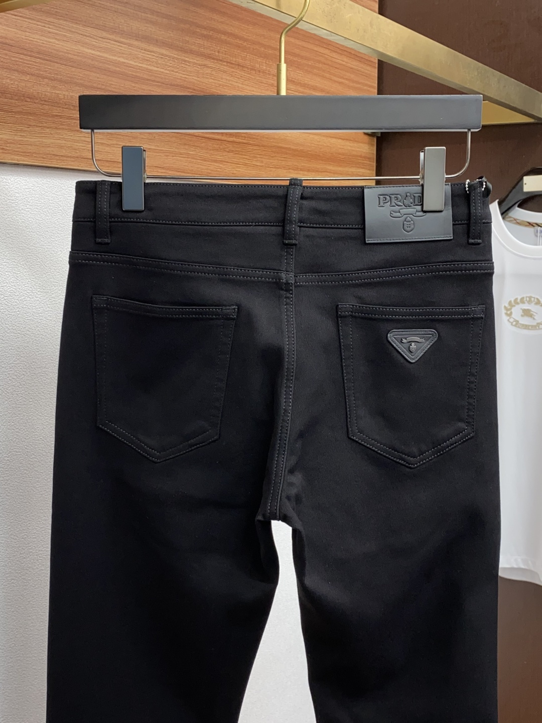 普拉达 25ss秋冬新款 男士小直筒原单 牛仔裤 秋冬新款超柔软，弹力面料，复杂的手工艺叠加，任何一个洗
