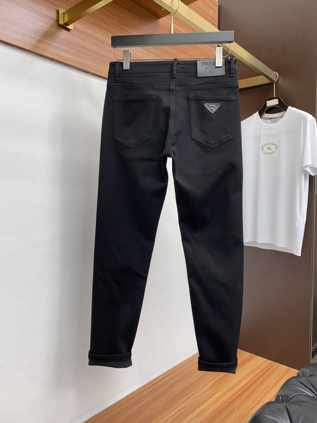 普拉达 25ss秋冬新款 男士小直筒原单 牛仔裤 秋冬新款超柔软，弹力面料，复杂的手工艺叠加，任何一个洗
