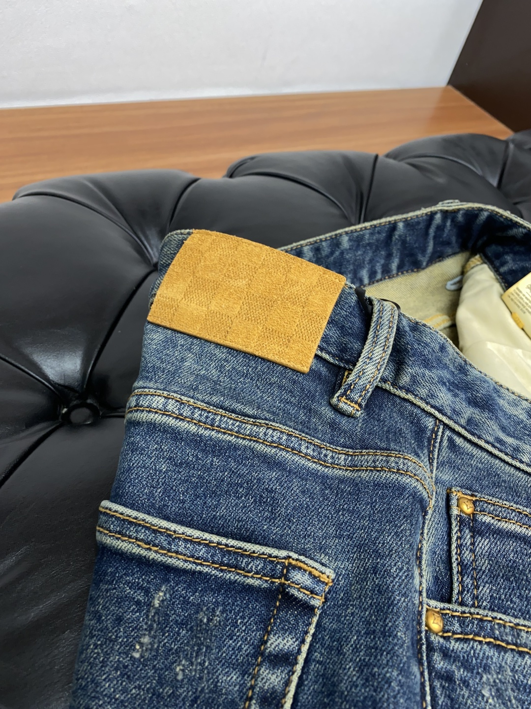  1v 路易威登 25ss秋冬新款 男士小直筒原单 牛仔裤 秋冬新款超柔软，弹力面料，复杂的手工艺叠加，