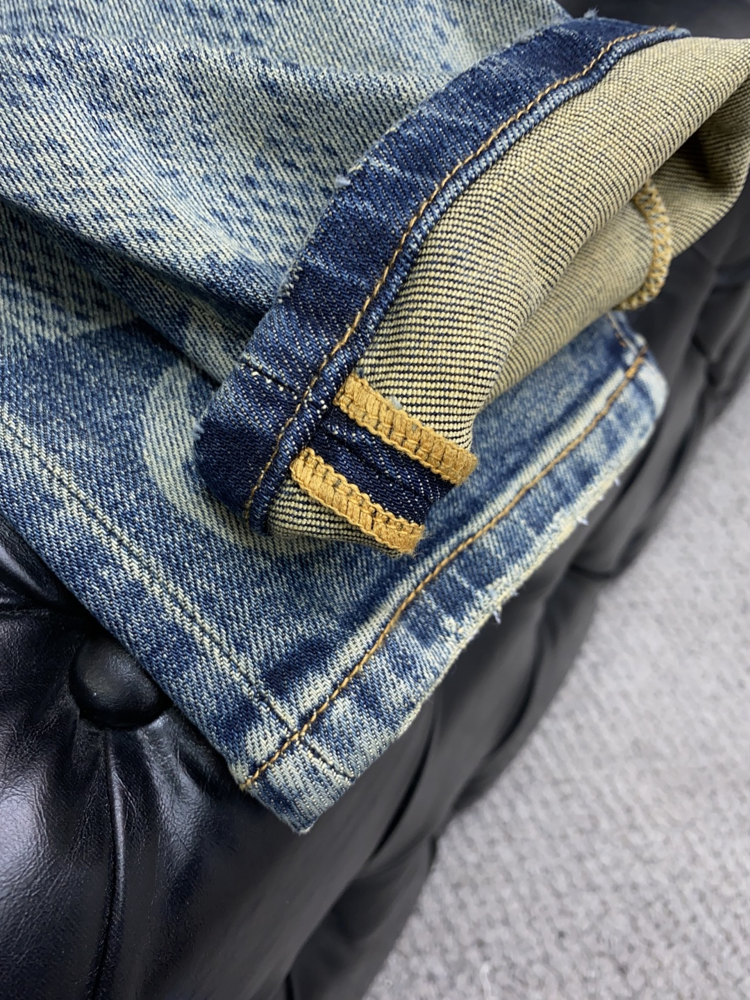  1v 路易威登 25ss秋冬新款 男士小直筒原单 牛仔裤 秋冬新款超柔软，弹力面料，复杂的手工艺叠加，