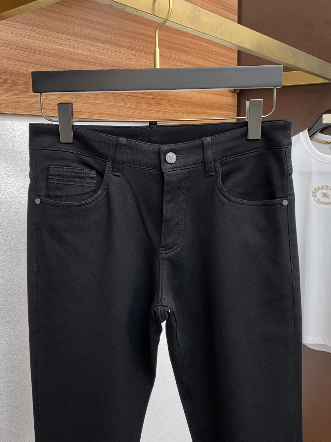  巴宝莉 25ss秋冬新款 男士小直筒原单 牛仔裤 秋冬新款超柔软，弹力面料，复杂的手工艺叠加，任何一个