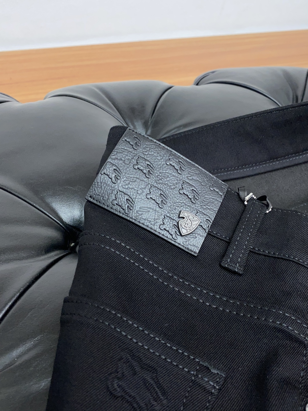  巴宝莉 25ss秋冬新款 男士小直筒原单 牛仔裤 秋冬新款超柔软，弹力面料，复杂的手工艺叠加，任何一个