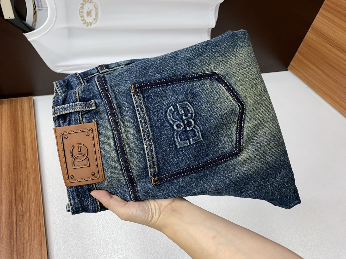 “New Men’s Autumn/Winter Jeans: Soft, Flexible, High Quality Craftsmanship, Unique Color Effects, Durable Leather & Metal Accents” - 图片 1