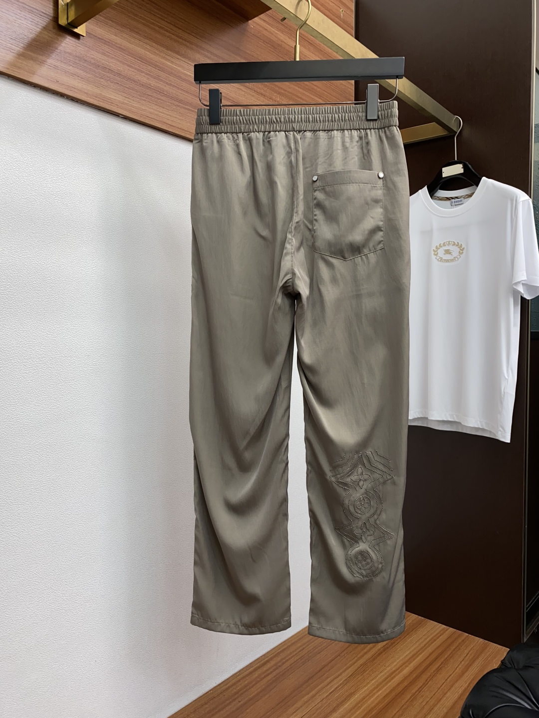 “High-End Men’s Jacket and Pants Suit: Online Co-op Pre-Sale 2025s with Tailor-Made Fabric and Impeccable Detail” - 图片 6