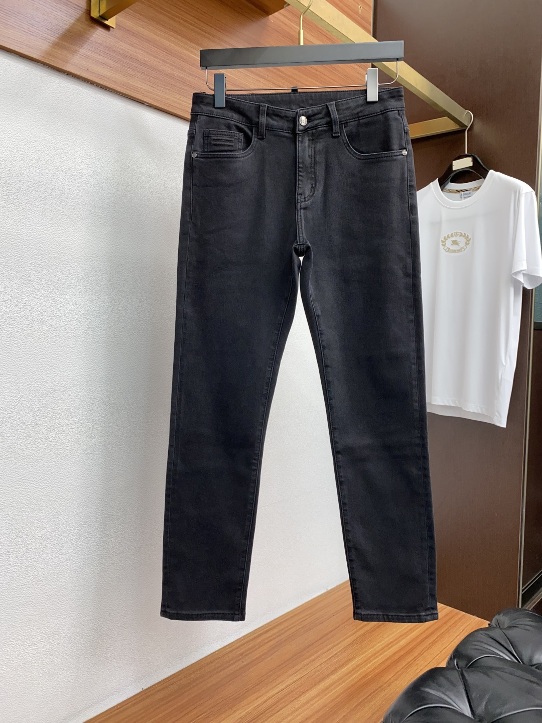 Title: P650 Genia 25ss Men’s Jeans: Fall/Winter Collection Features Unique Craftsmanship Summary: New men’s jeans with intricate craftsmanship, softness, flexibility, color-changing - 图片 2