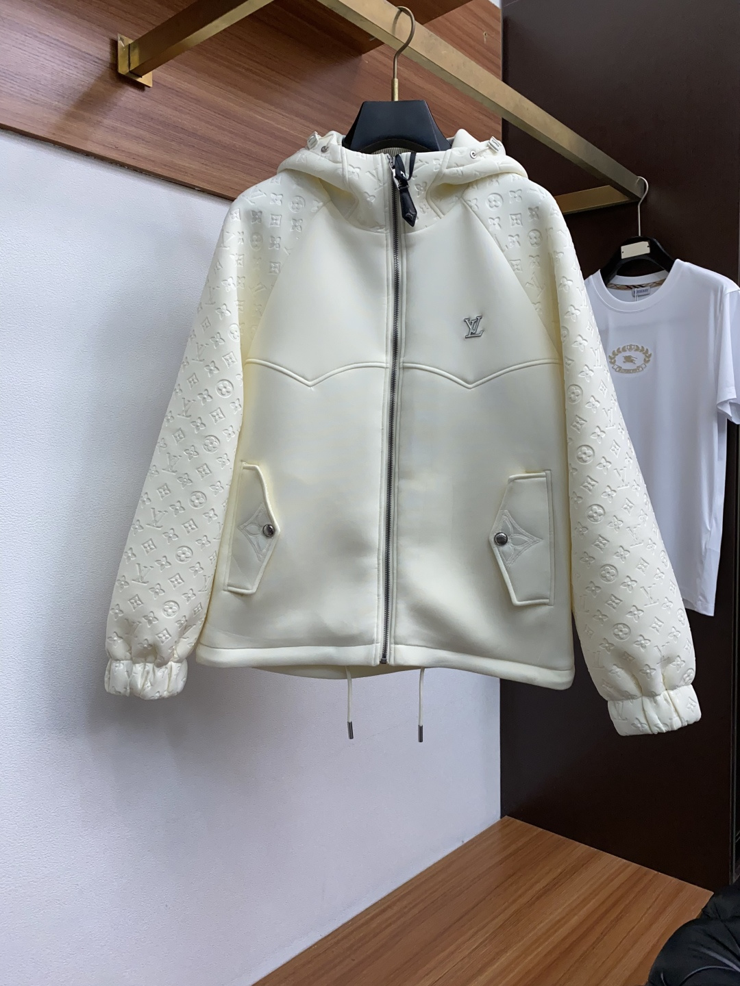 1v 路易威登 官网同款，提前发售 2025ss秋冬 新款男士夹克外套，原单高端版本 专柜定制面料 透气