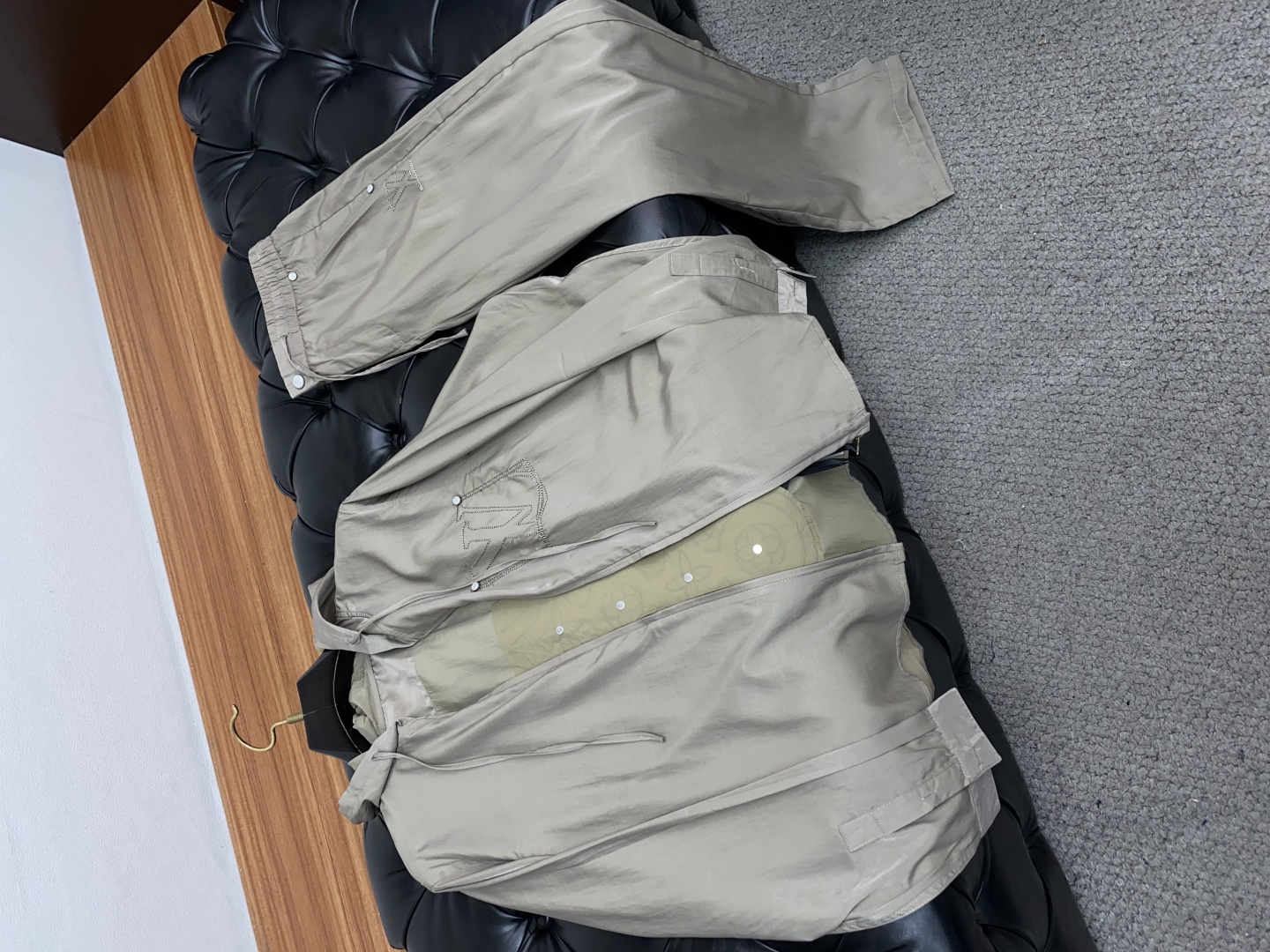 “High-End Men’s Jacket and Pants Suit: Online Co-op Pre-Sale 2025s with Tailor-Made Fabric and Impeccable Detail” - 图片 7