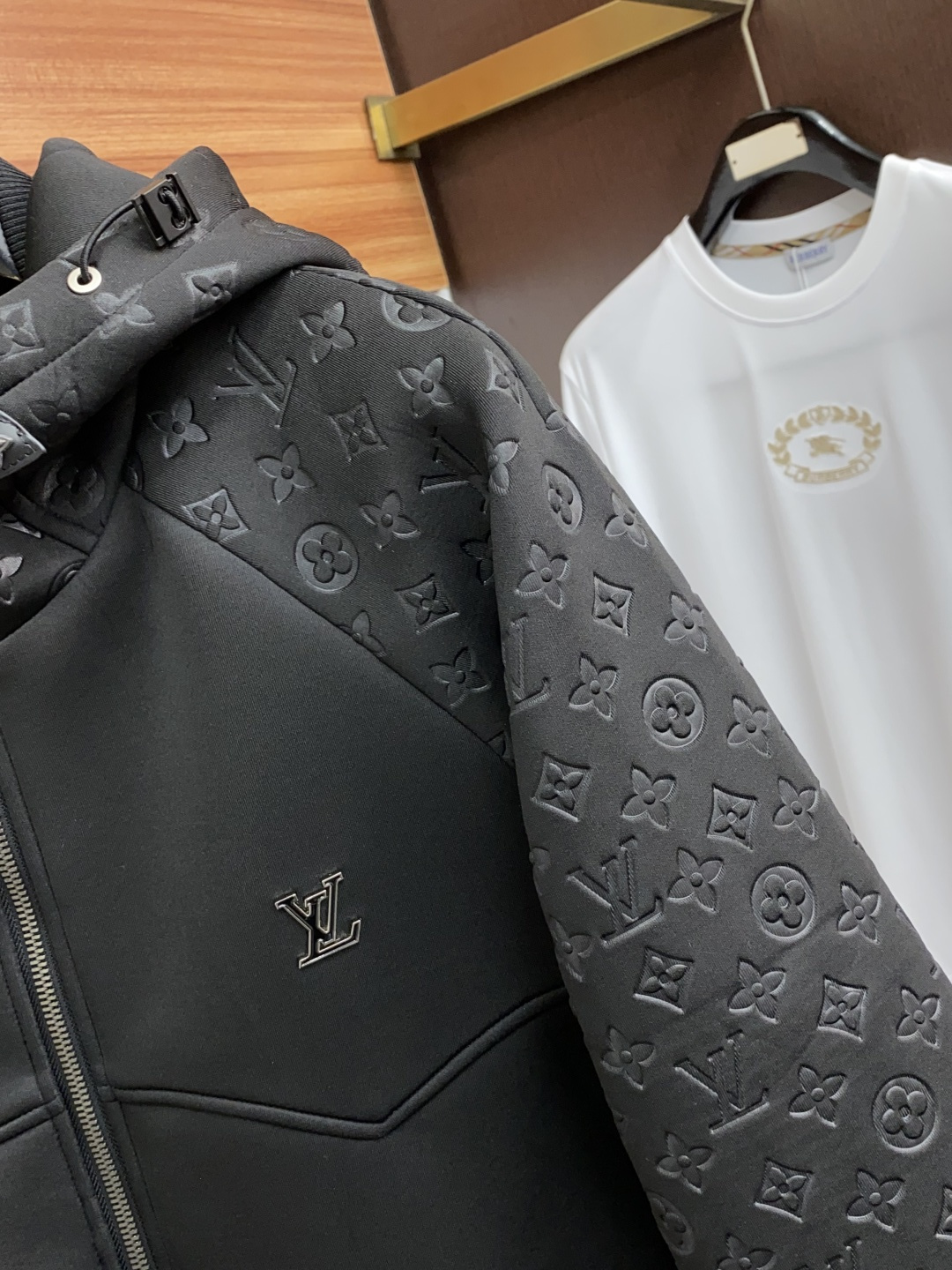  1v 路易威登 官网同款，提前发售 2025ss秋冬 新款男士夹克外套，原单高端版本 专柜定制面料 透