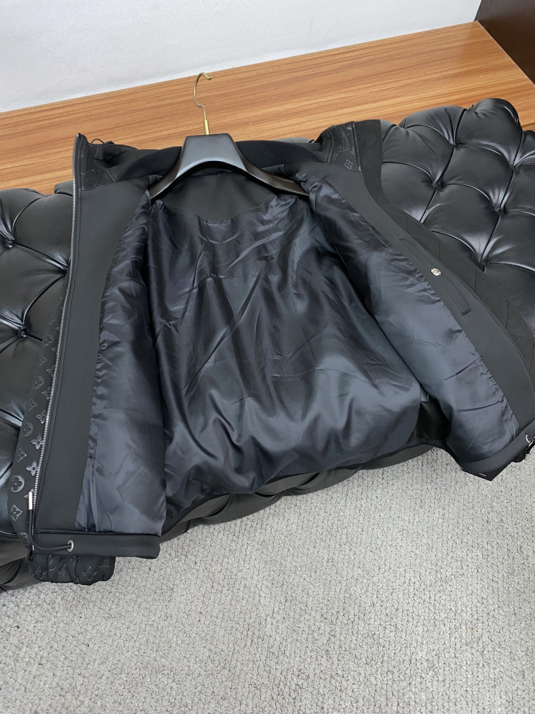  1v 路易威登 官网同款，提前发售 2025ss秋冬 新款男士夹克外套，原单高端版本 专柜定制面料 透