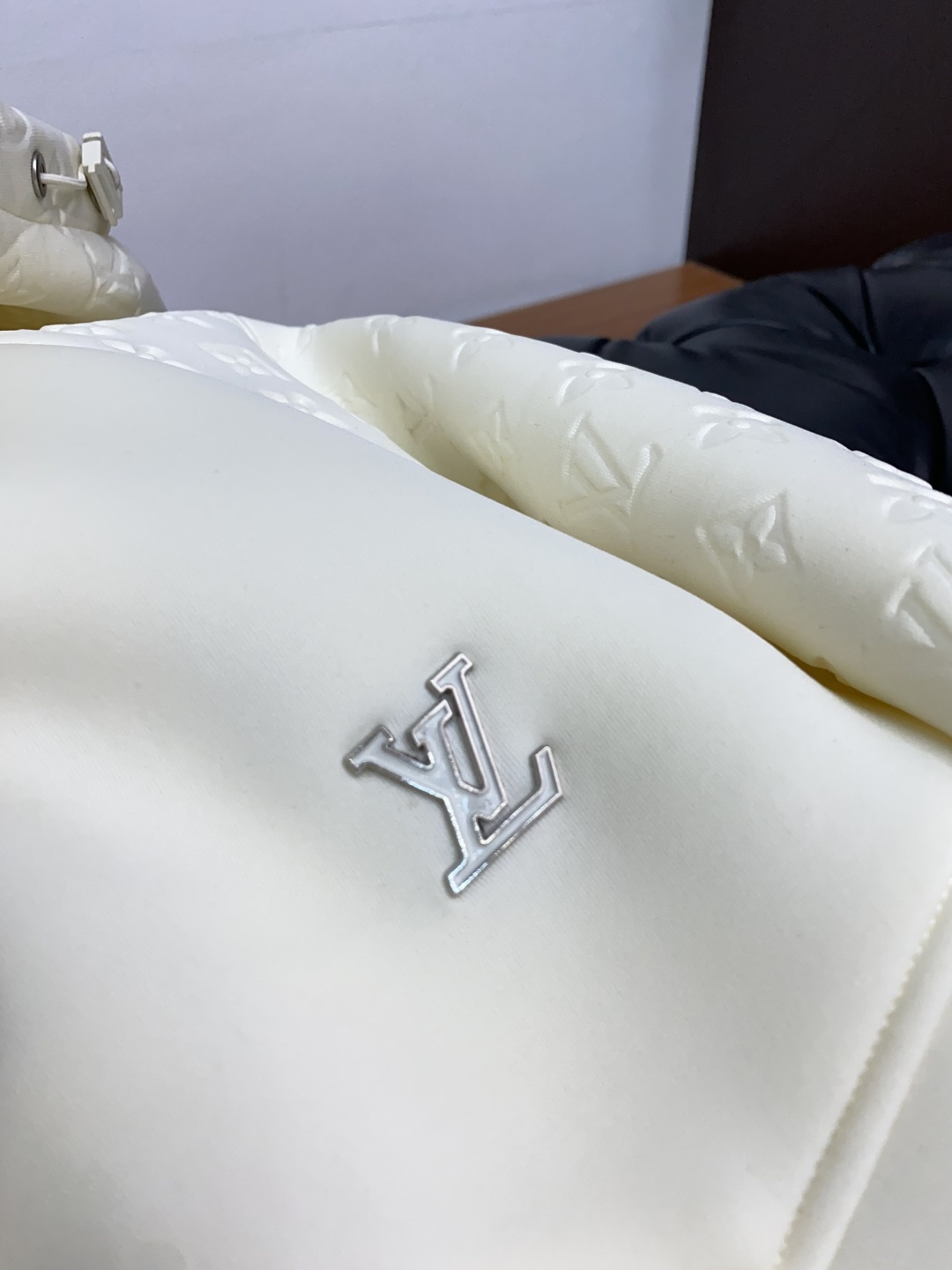 1v 路易威登 官网同款，提前发售 2025ss秋冬 新款男士夹克外套，原单高端版本 专柜定制面料 透气