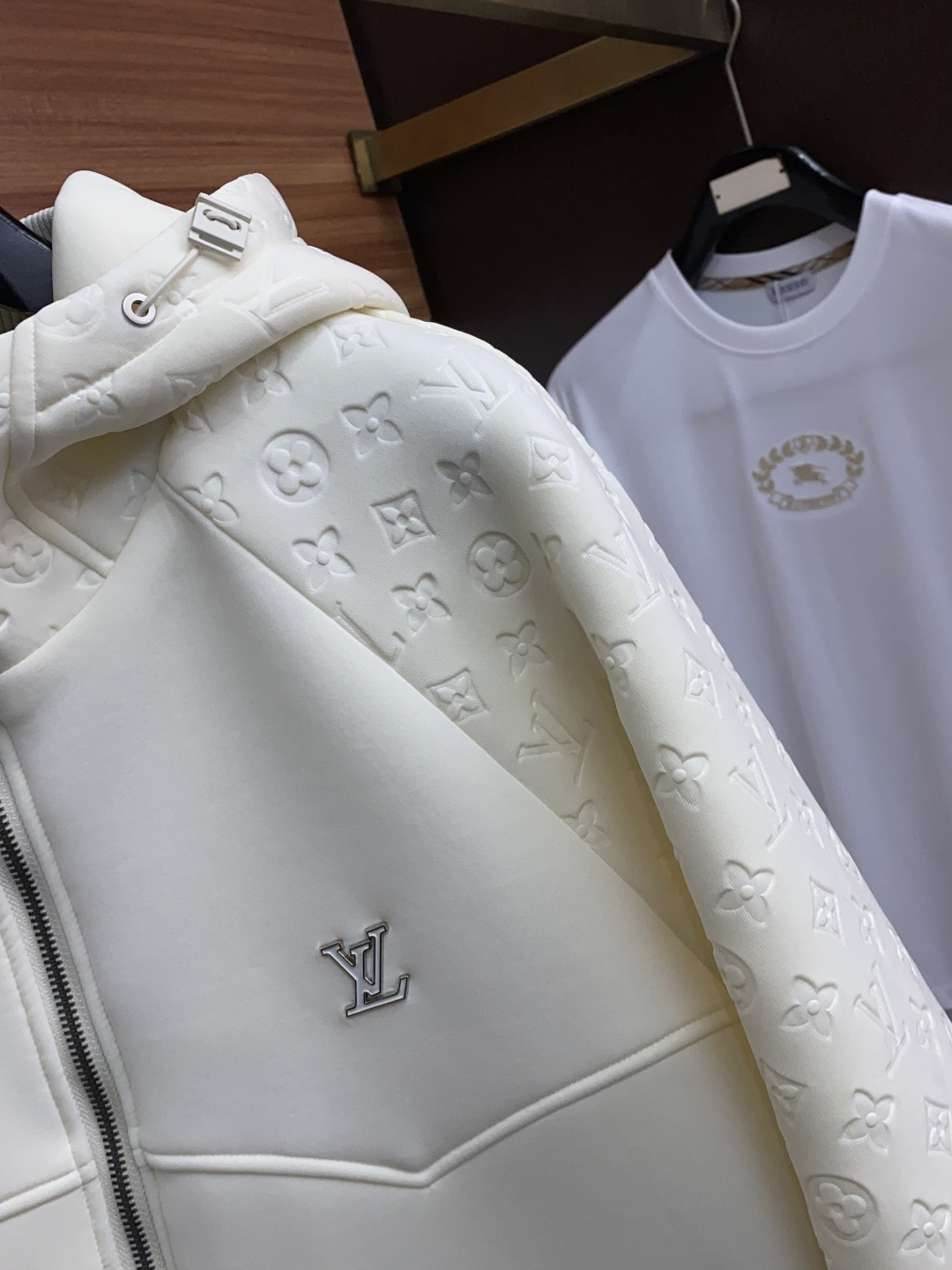 1v 路易威登 官网同款，提前发售 2025ss秋冬 新款男士夹克外套，原单高端版本 专柜定制面料 透气