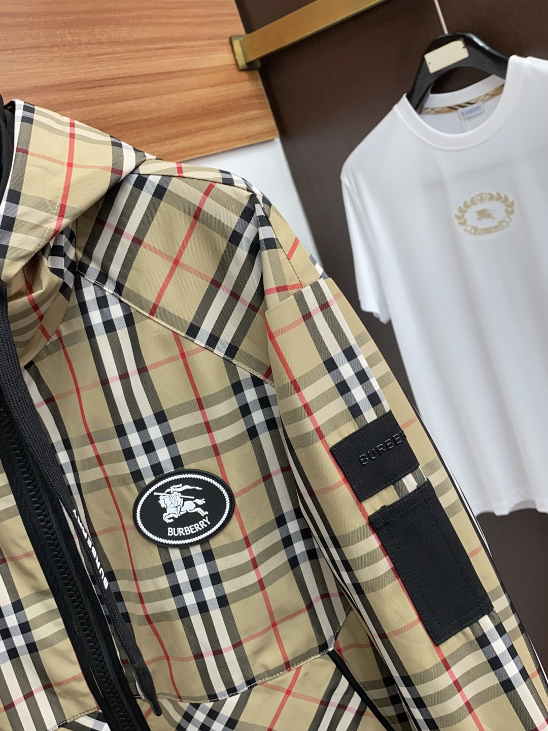 巴宝莉 官网同款，提前发售 2025ss秋冬 新款男士夹克外套，原单高端版本 专柜定制面料 透气舒适度高