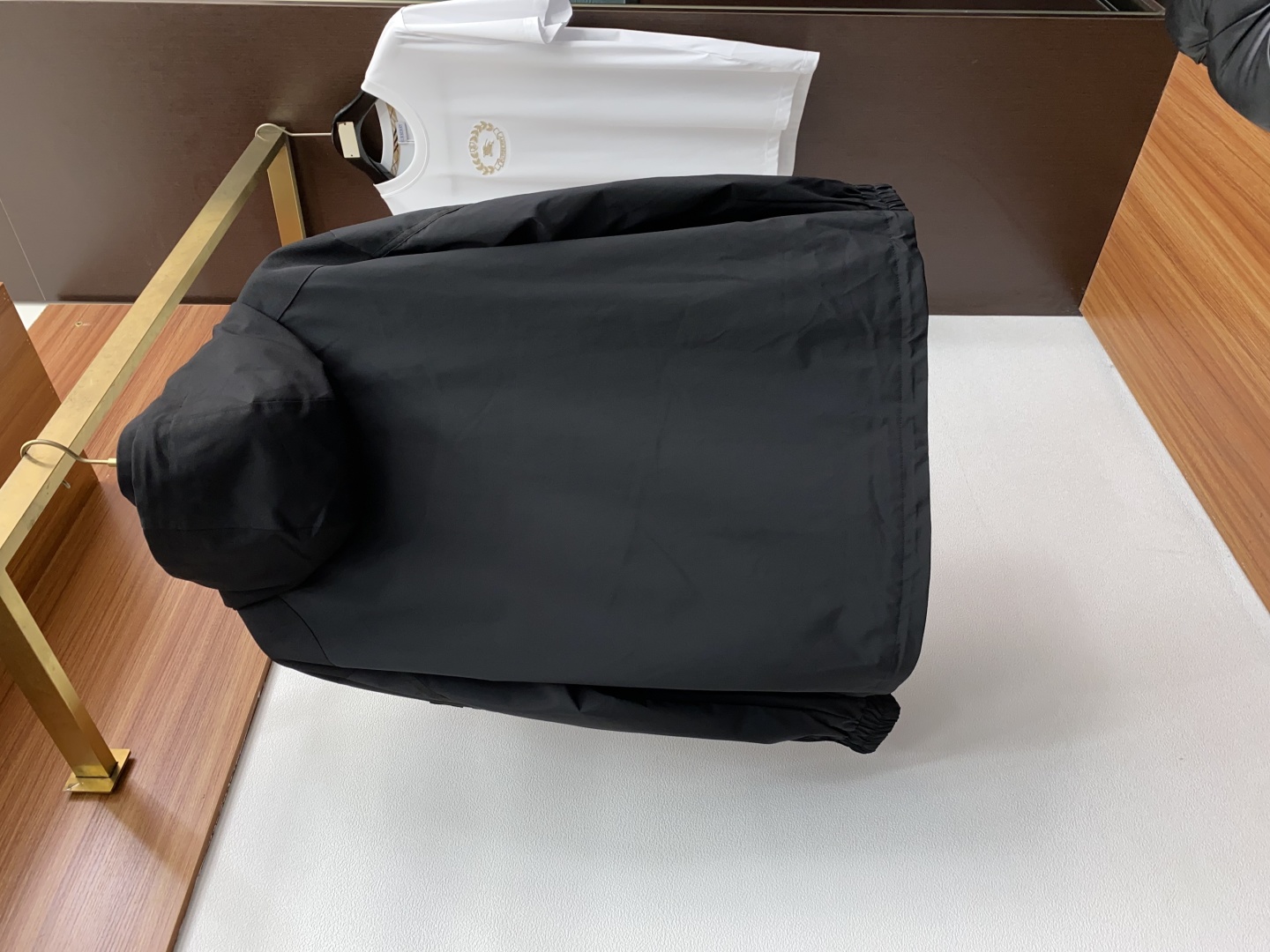 “2025 Pre-Sale: High-End Men’s Jacket with Tailor-Made Fabric and Impeccable Detail” - 图片 8