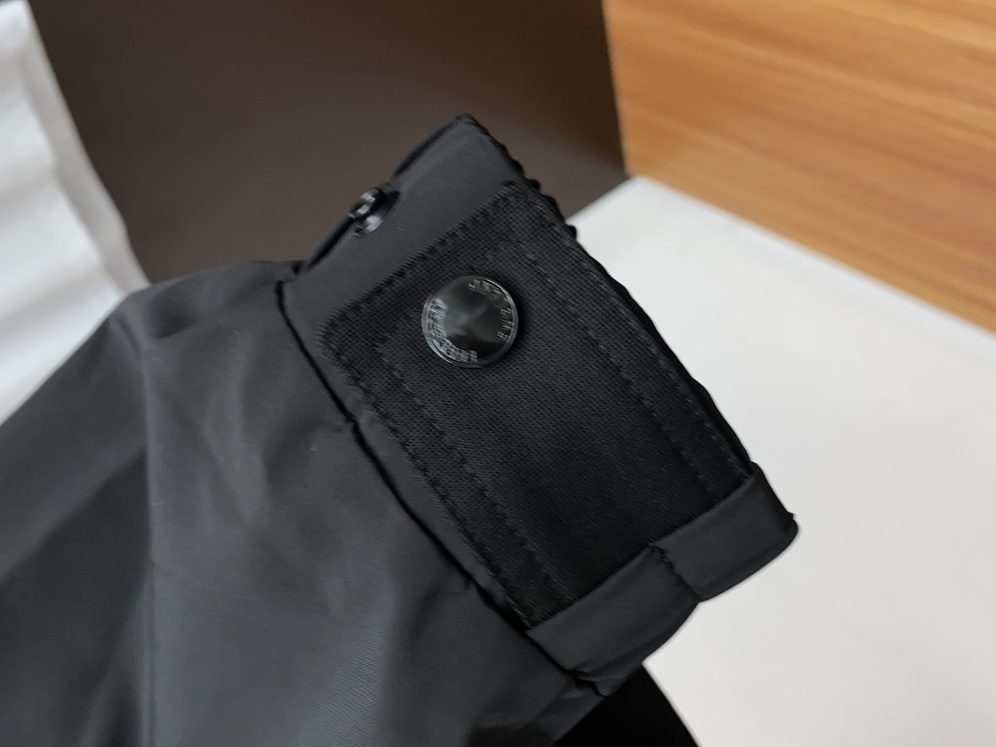 “2025 Pre-Sale: High-End Men’s Jacket with Tailor-Made Fabric and Impeccable Detail” - 图片 4