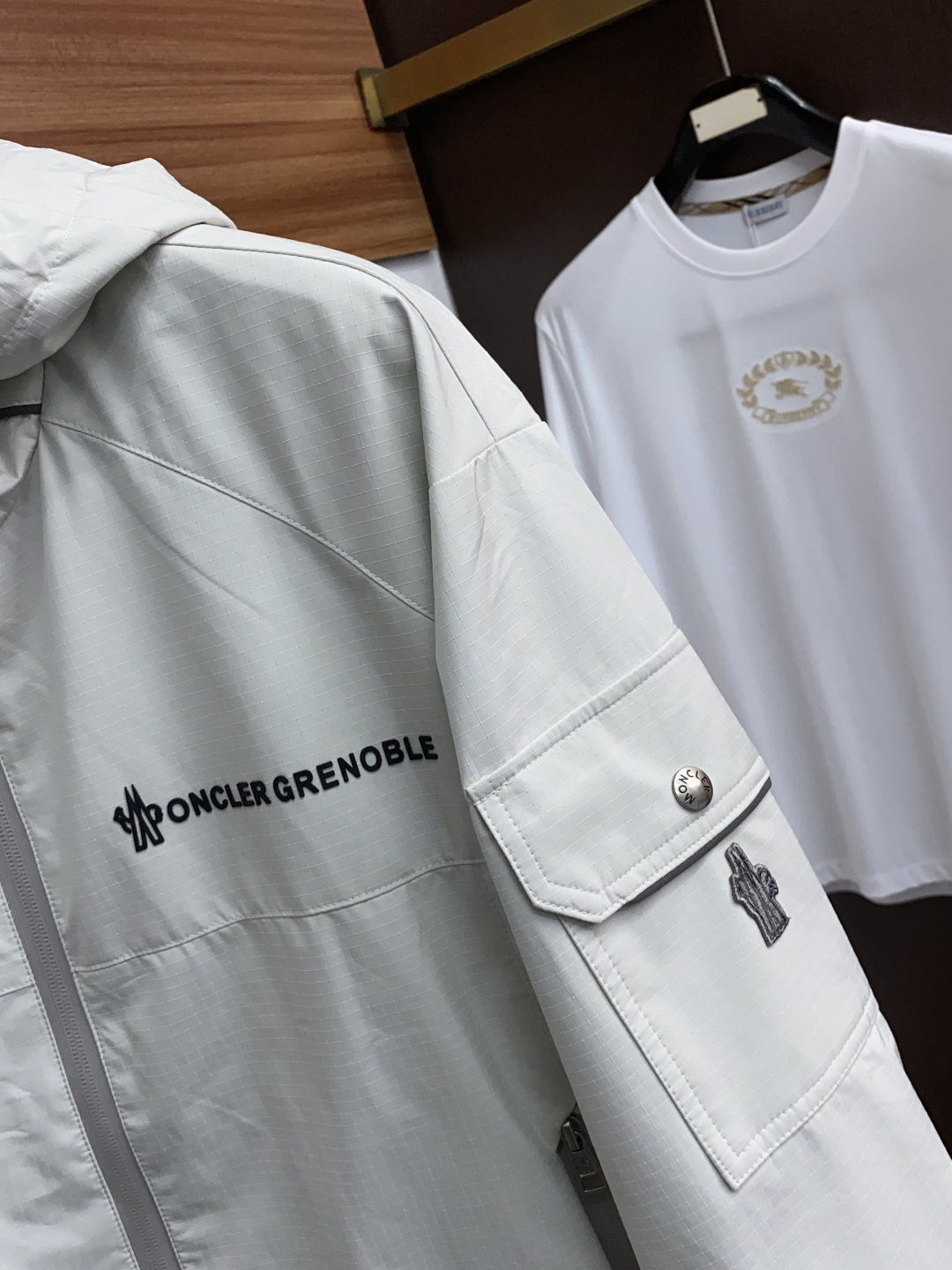  蒙口 官网同款，提前发售 2025ss秋冬 新款男士夹克外套，原单高端版本 专柜定制面料 透气舒适度高