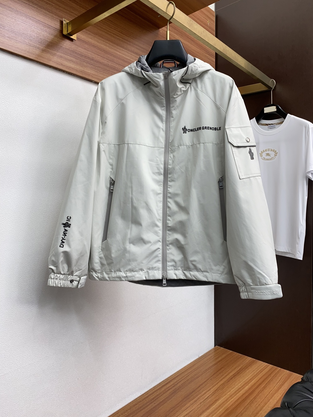  蒙口 官网同款，提前发售 2025ss秋冬 新款男士夹克外套，原单高端版本 专柜定制面料 透气舒适度高
