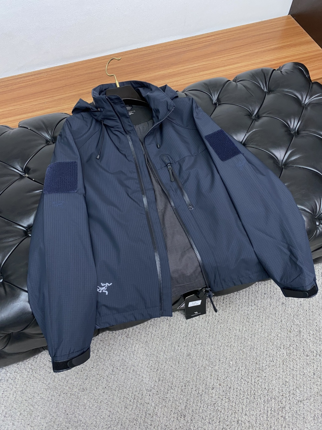  始祖鸟 官网同款，提前发售 2025ss秋冬 新款男士夹克外套，原单高端版本 专柜定制面料 透气舒适度