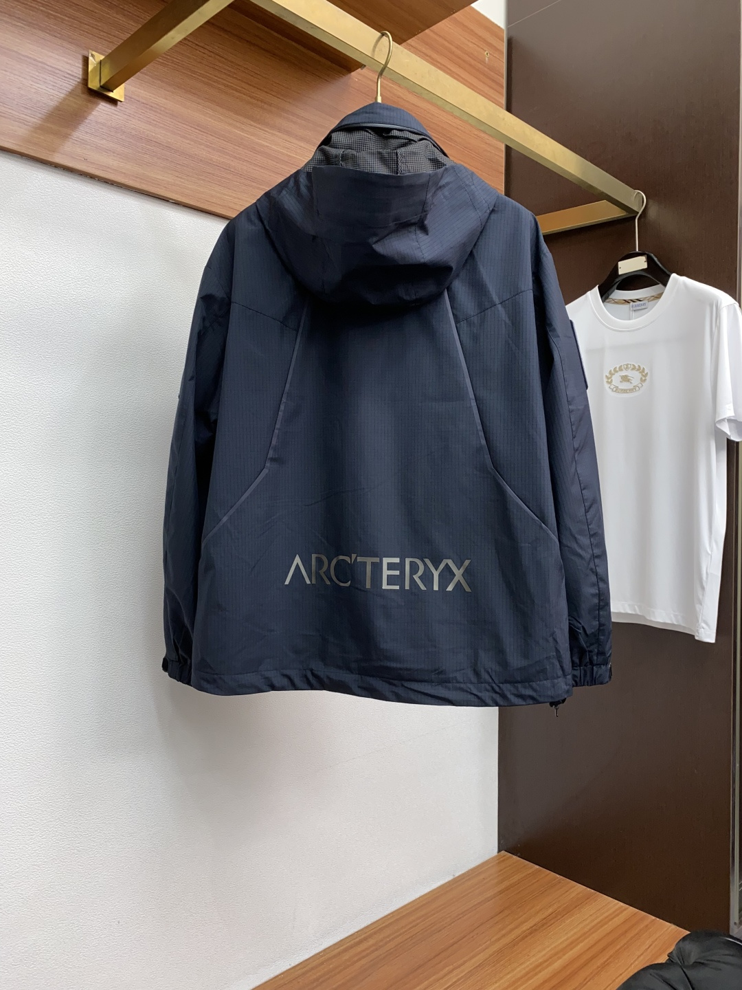  始祖鸟 官网同款，提前发售 2025ss秋冬 新款男士夹克外套，原单高端版本 专柜定制面料 透气舒适度