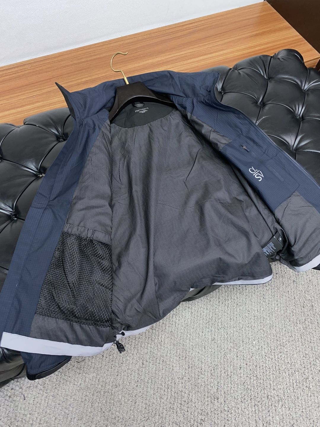  始祖鸟 官网同款，提前发售 2025ss秋冬 新款男士夹克外套，原单高端版本 专柜定制面料 透气舒适度