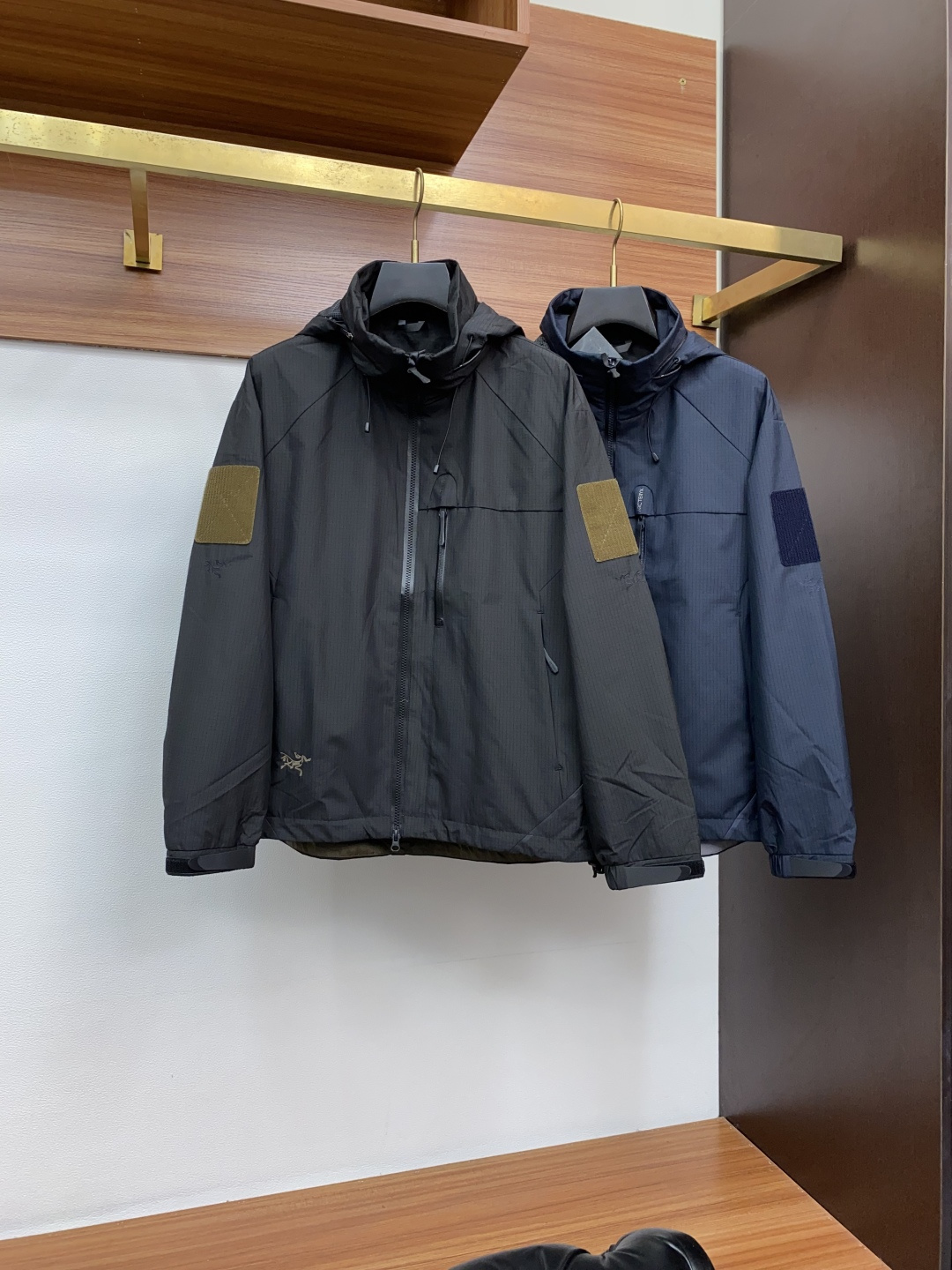  始祖鸟 官网同款，提前发售 2025ss秋冬 新款男士夹克外套，原单高端版本 专柜定制面料 透气舒适度