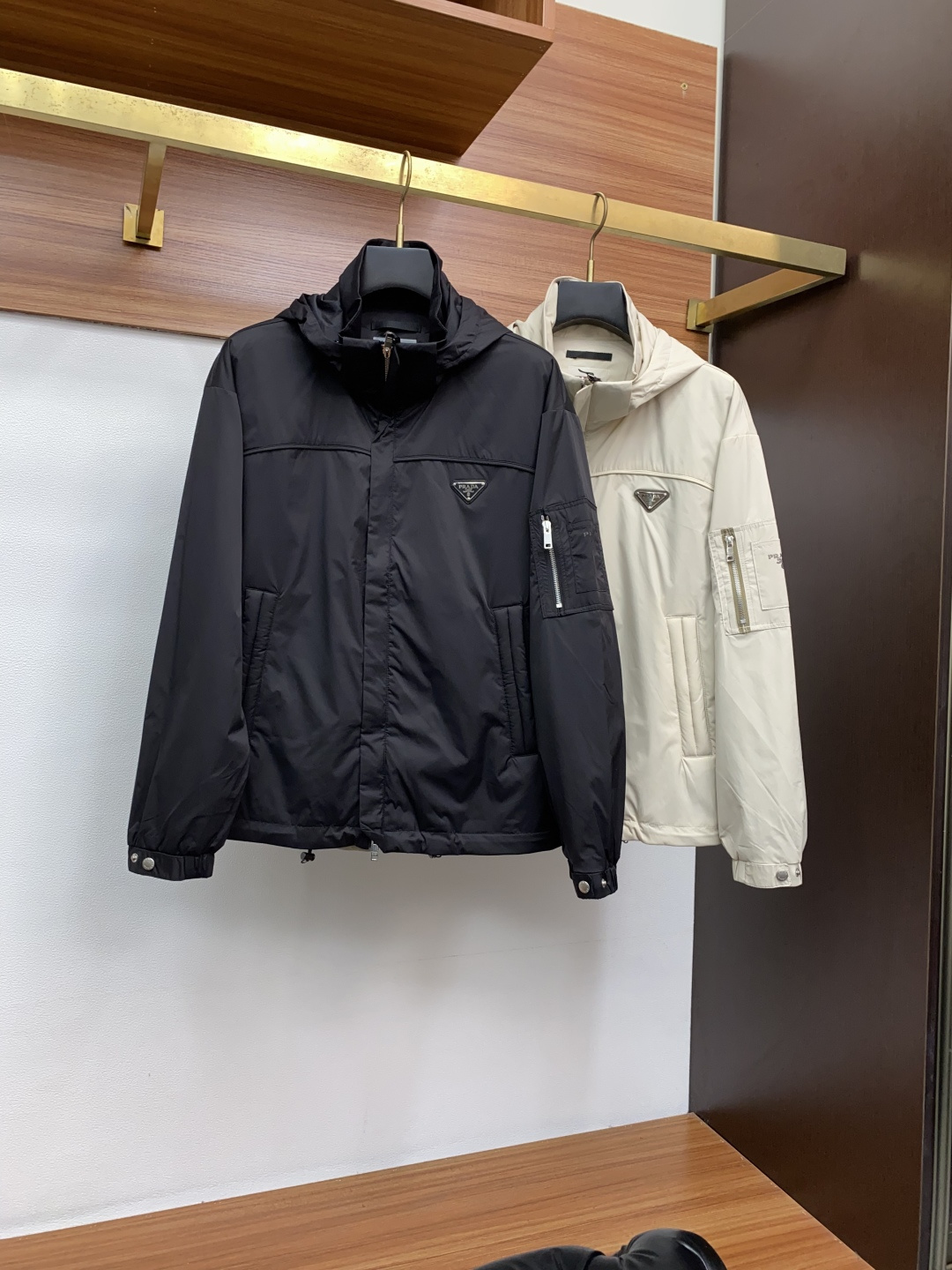  普拉达 官网同款提前发售 2025ss秋冬新款男士夹克外套，原单高端版本 专柜定制面料 透气舒适度高，