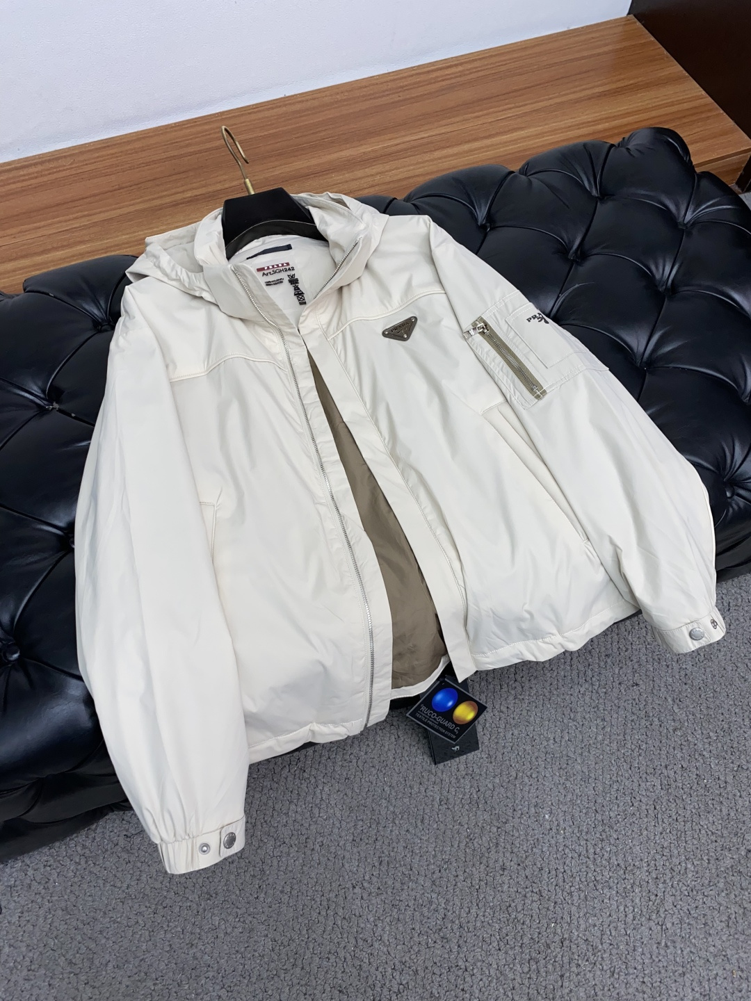 普拉达 官网同款，提前发售 2025ss，秋冬新款男士夹克外套，原单高端版本 专柜定制面料 透气舒适度高
