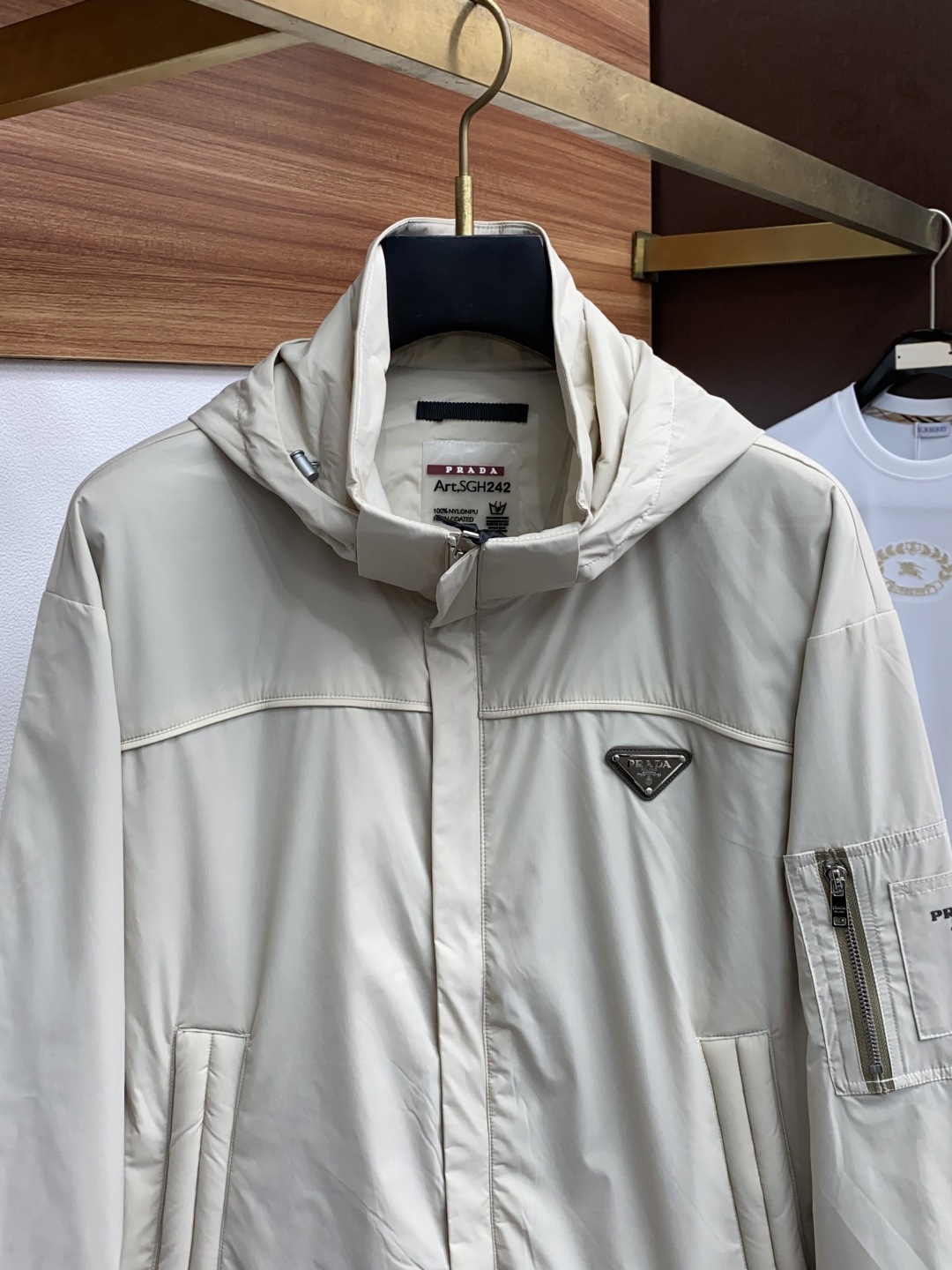 普拉达 官网同款，提前发售 2025ss，秋冬新款男士夹克外套，原单高端版本 专柜定制面料 透气舒适度高