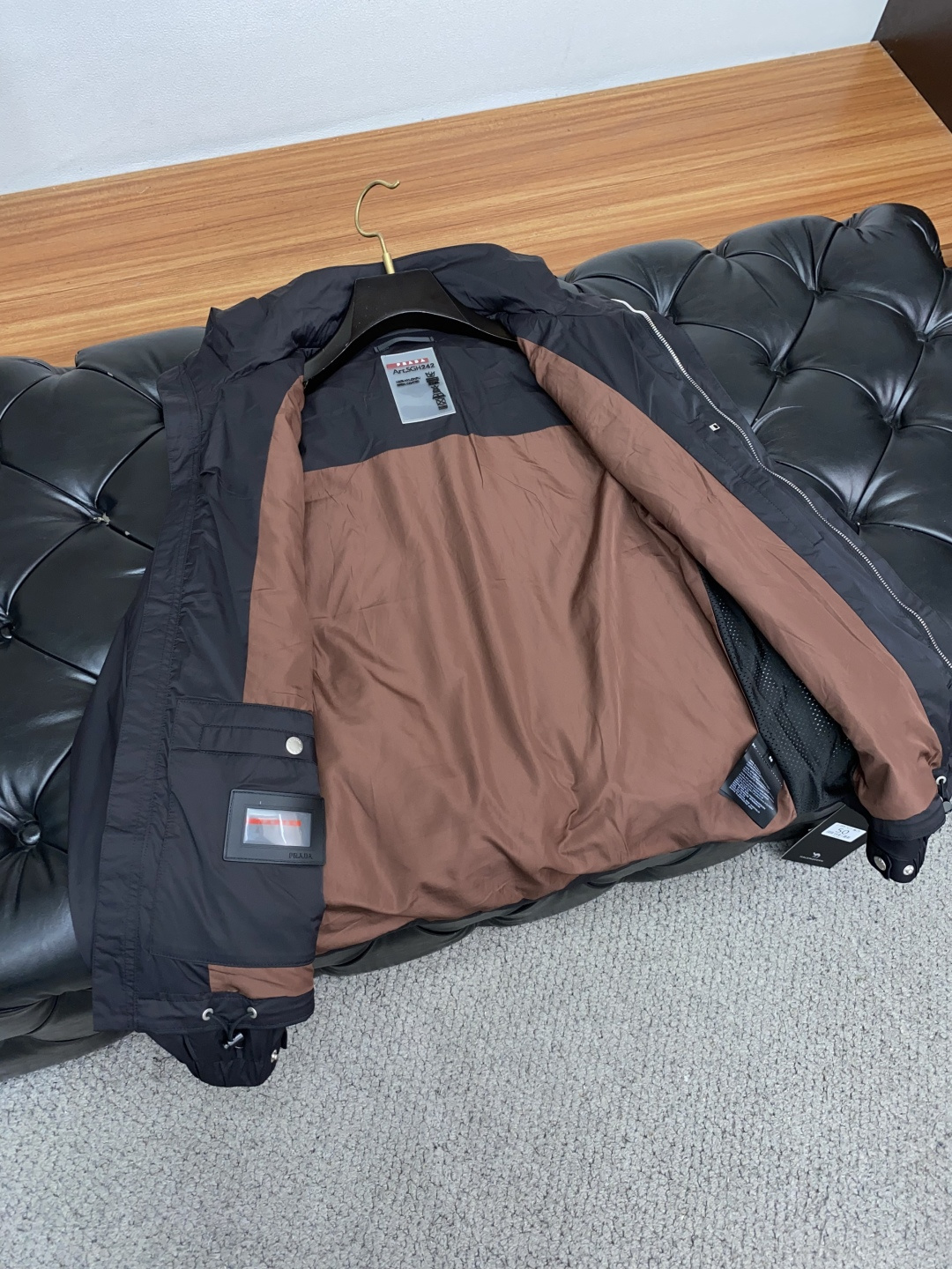  普拉达 官网同款提前发售 2025ss秋冬新款男士夹克外套，原单高端版本 专柜定制面料 透气舒适度高，