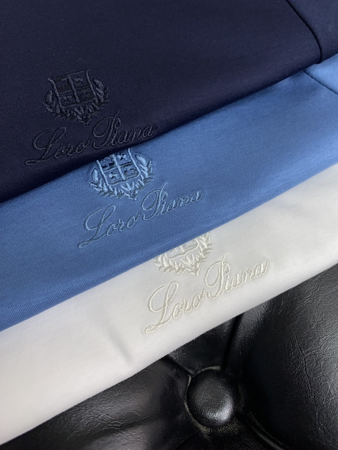 lP🆕 诺悠翩雅 2025最新小绣花双层领长袖T恤210克百分百丝光双面码数：M-3XL颜色：藏青，白色