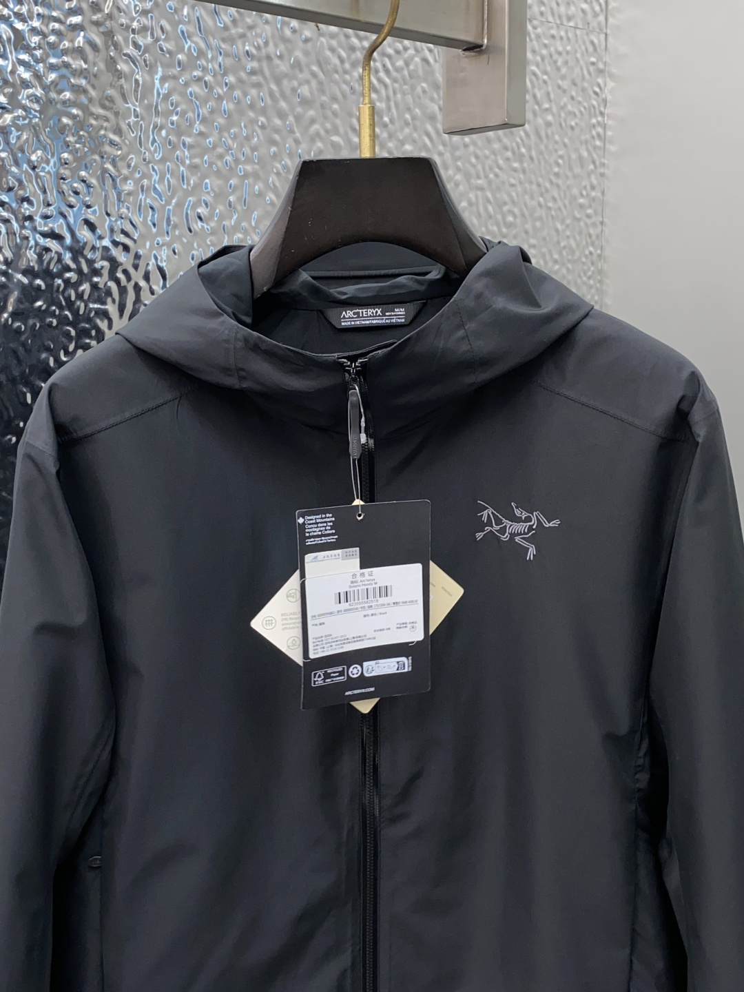 ARCTERYX 始祖鸟，2025春夏AW新品，时尚休闲连帽冲锋衣外套，专柜同步有售，液氨蛋白面料 进口
